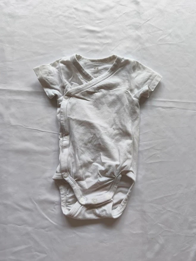 Body croisé H&M 3 mois blanc manches courtes naissance